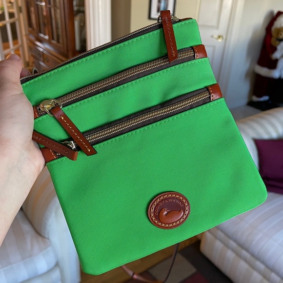 Dooney & Bourke Handbags - Dooney & Bourke Crossbody Bag